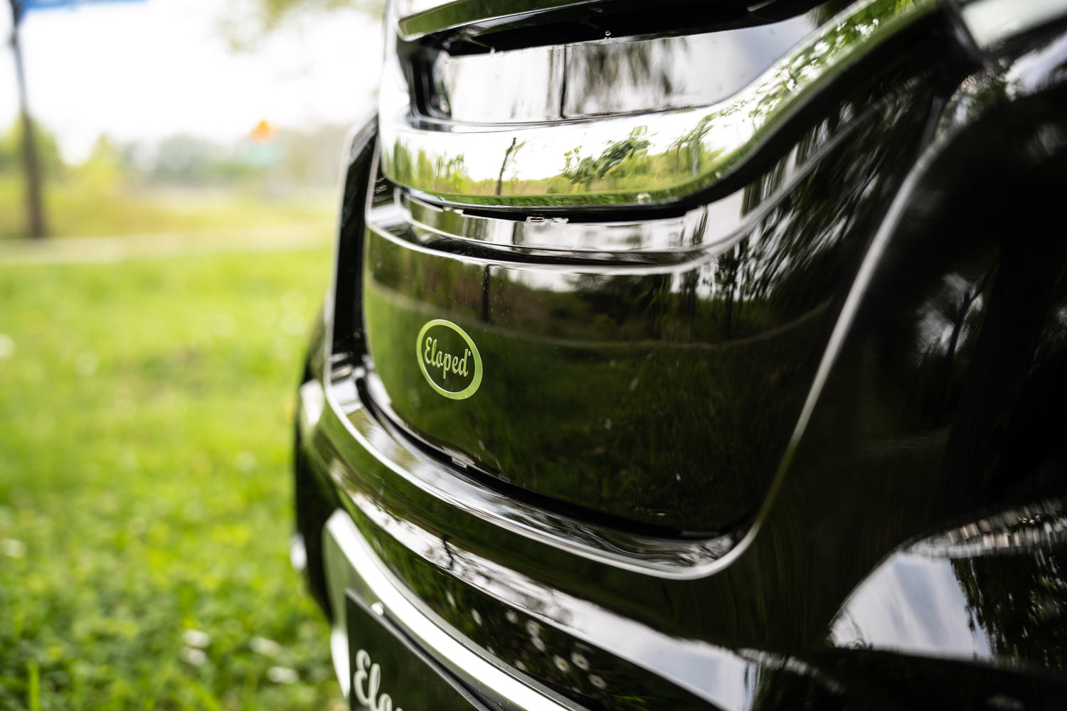 Svart elmopedbil Eloped X4e