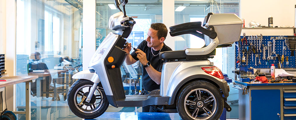 Service av promenadscooter